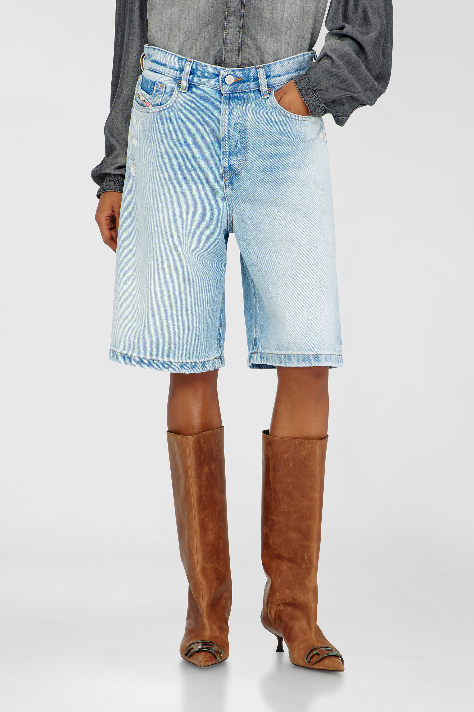 Diesel - DE-SIRE-SHORT, Woman's Shorts in destroyed denim in Light Blue - 3