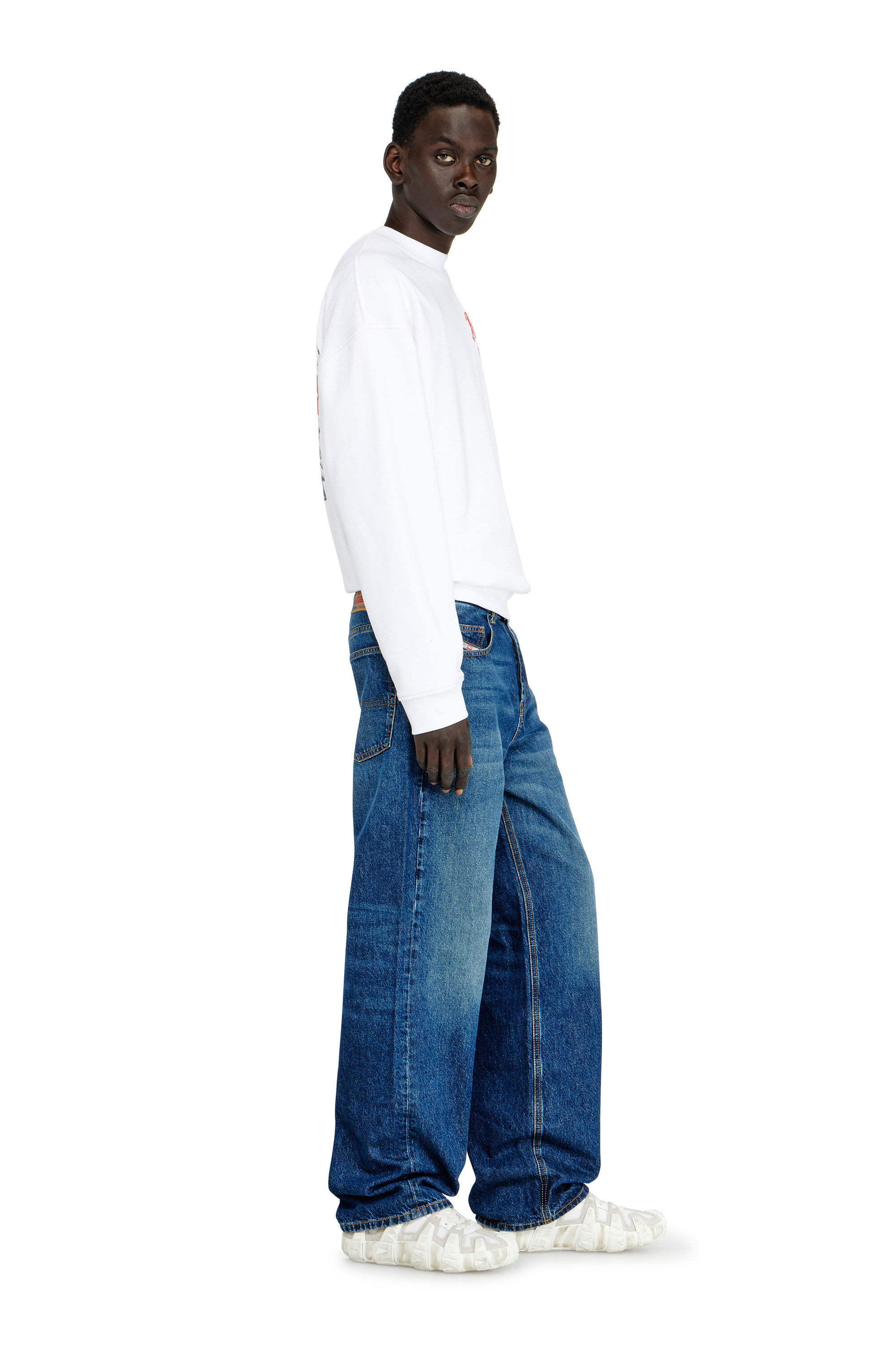 Men's Relaxed Jeans | Low Waist 2001 D-MacroMedium blue | Diesel DK