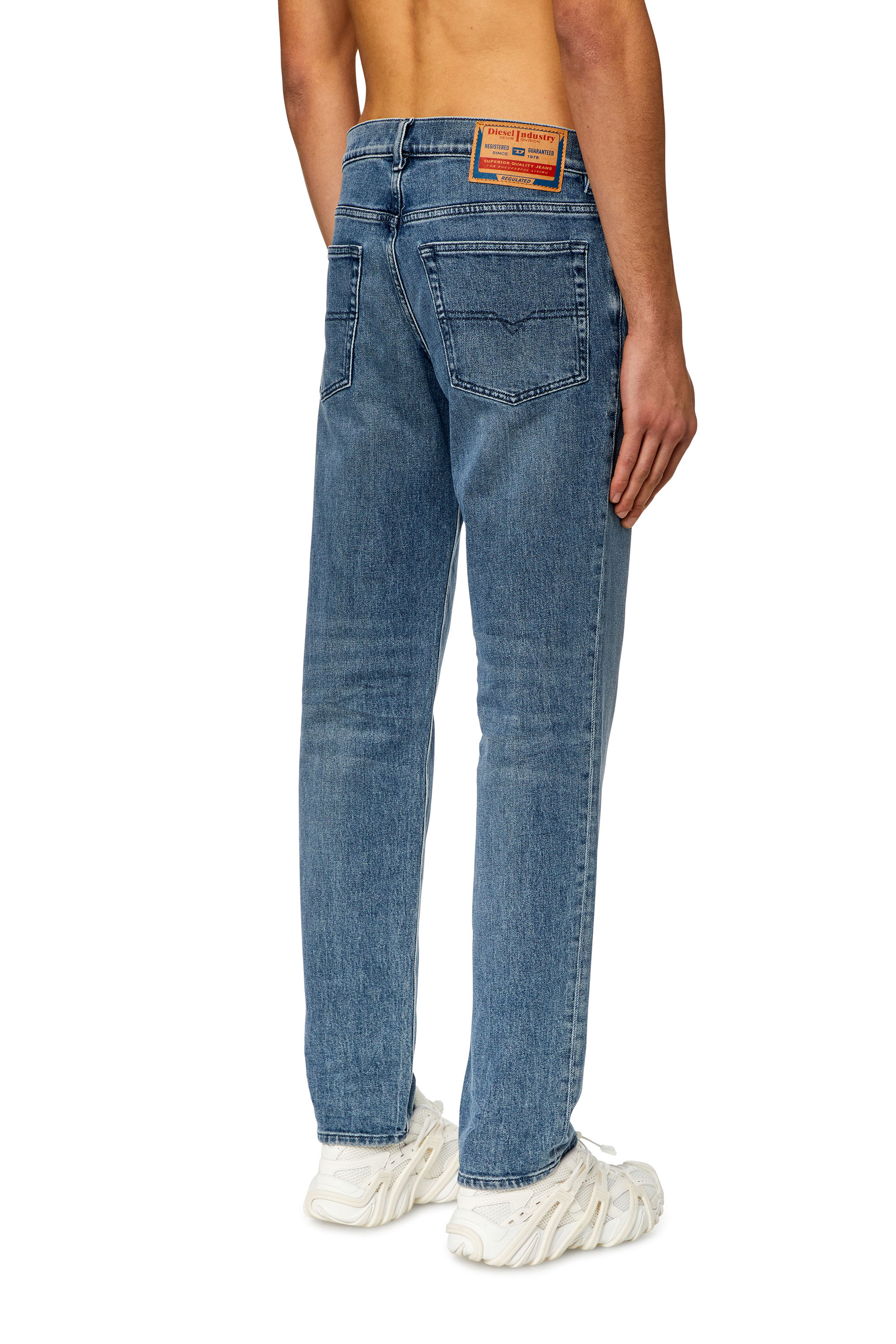 Diesel - Tapered Jeans 2023 D-Finitive 09H30, Medium blue - Image 2