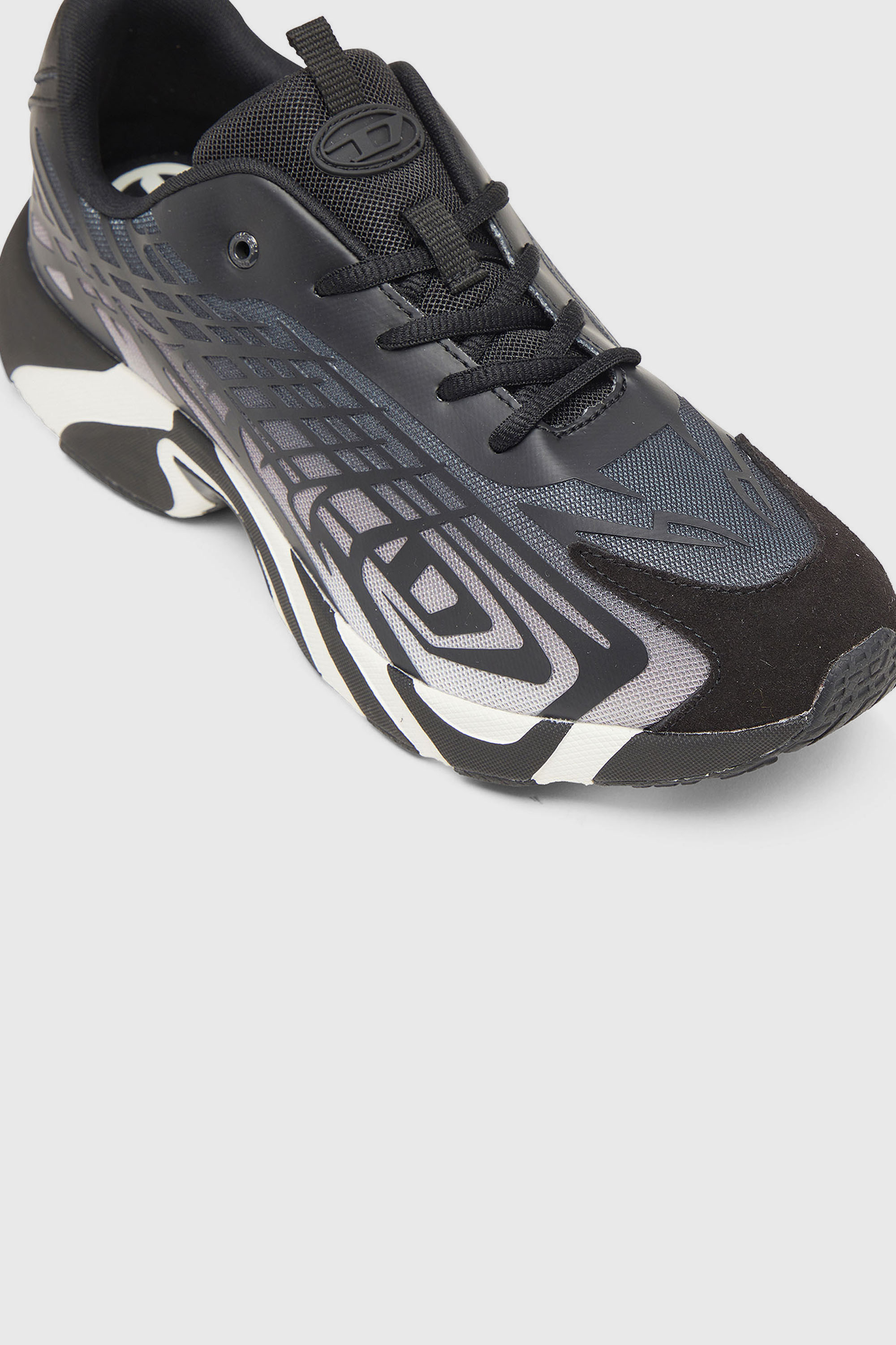 Diesel - S-D-VIT'S 500 LOW, Man's D-Vit-Sneakers in striped d&eacute;grad&eacute; mesh in Black/White - 6