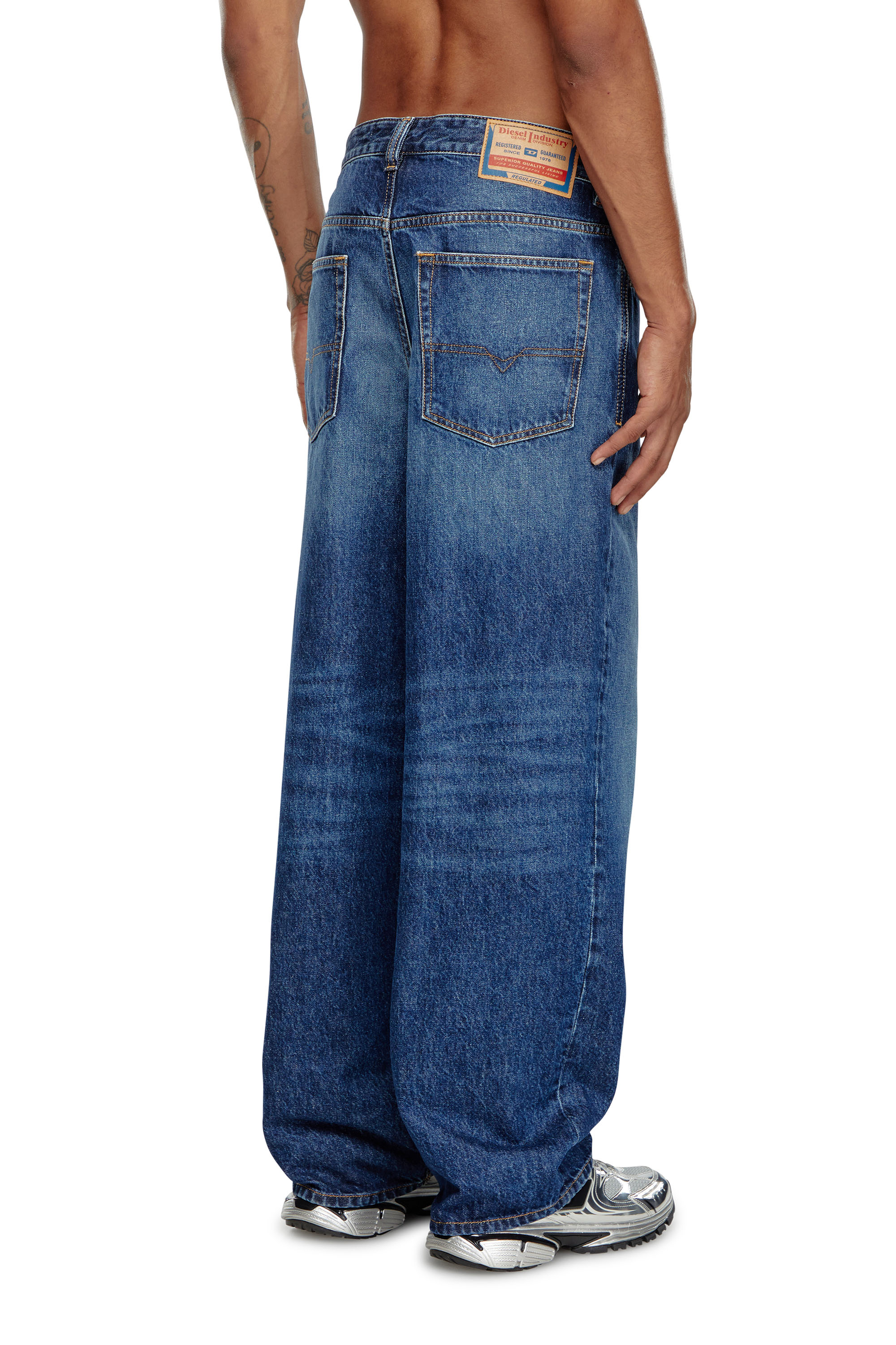 Relaxed Jeans 2001 D-Macro 09I27, Medium blue Diesel - Man's Relaxed Jeans 2001 D-Macro 09I27, Medium blue - 4