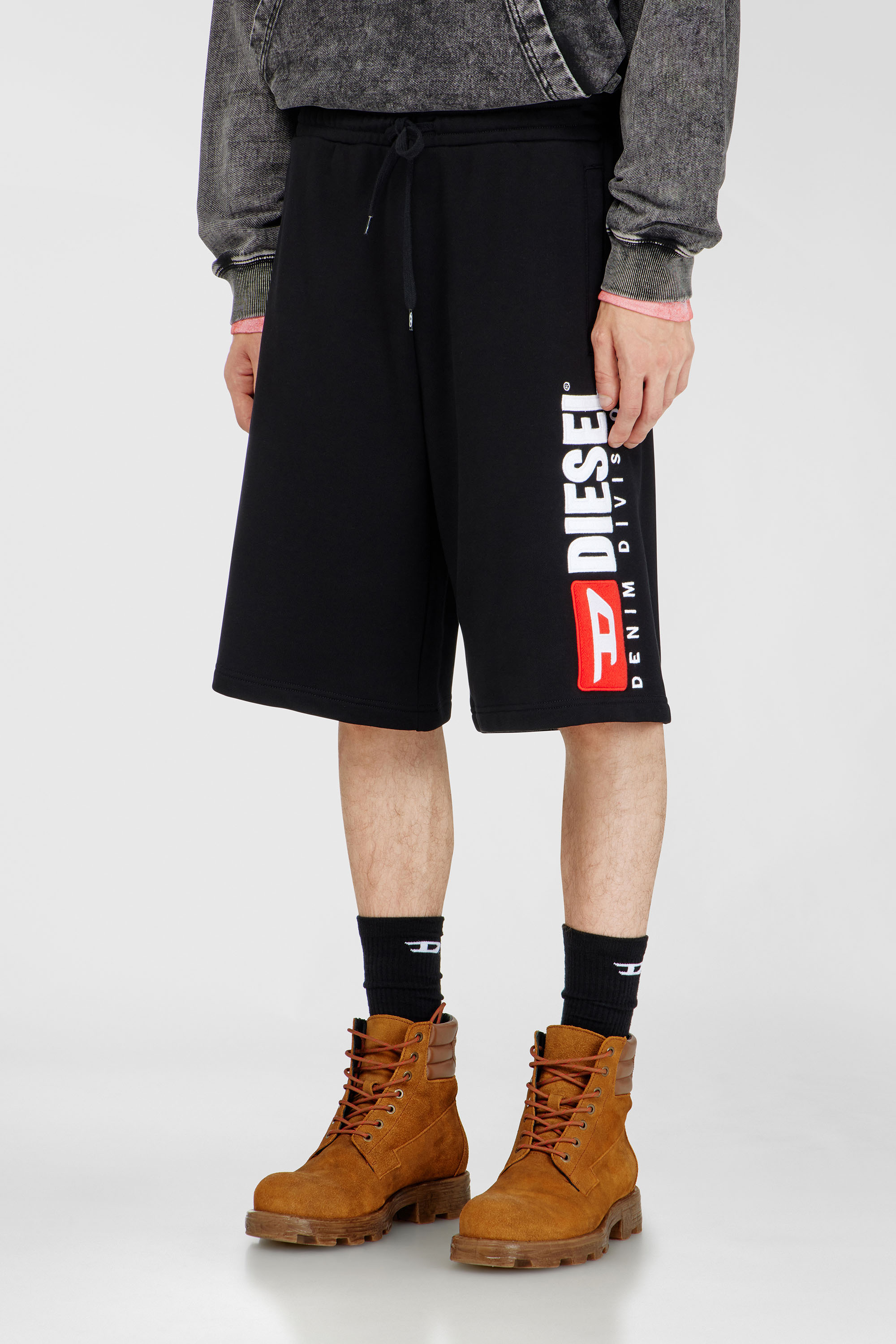 Men's Fleece shorts with maxi logo patch | Black | Diesel DK