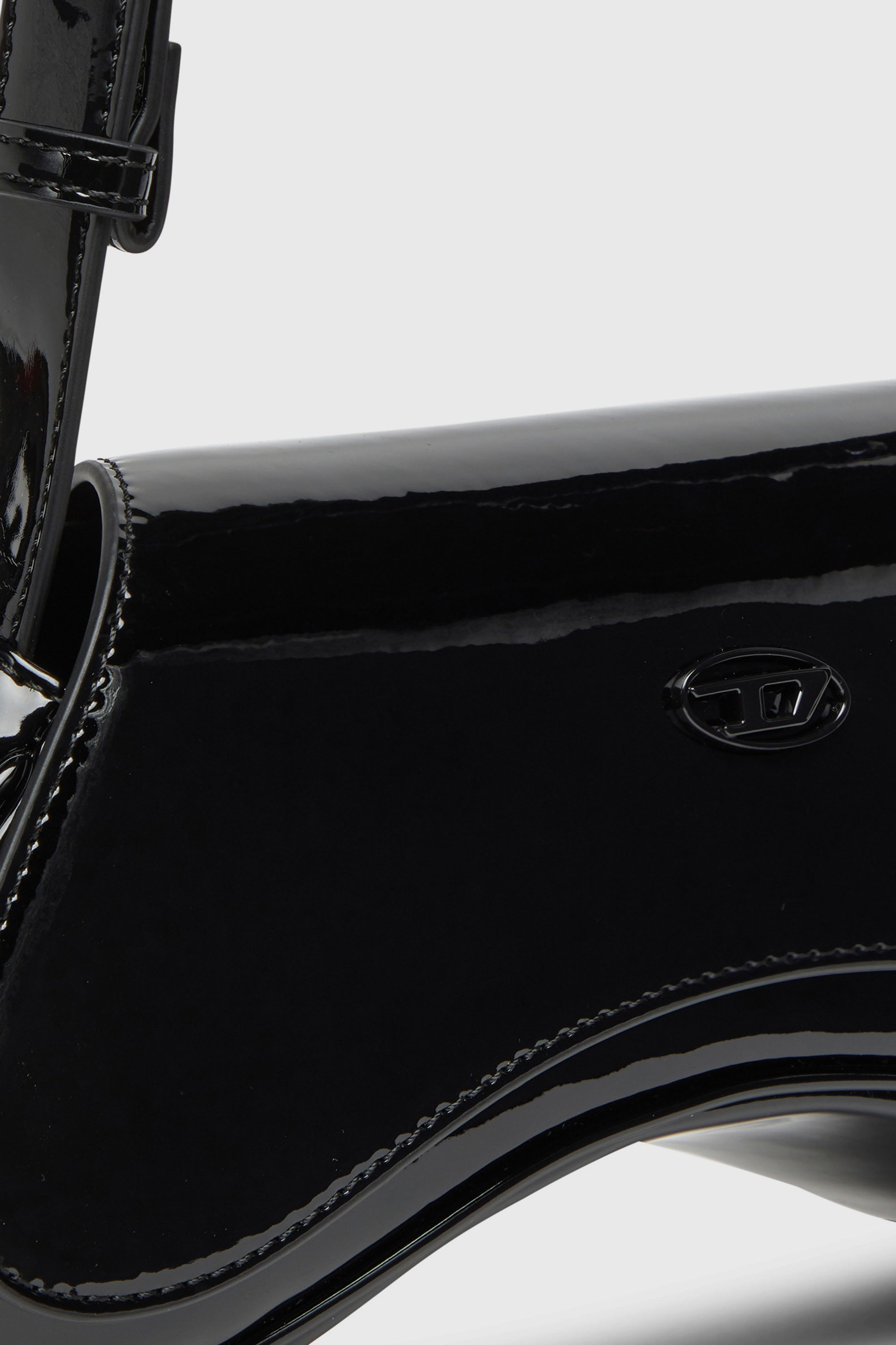 Diesel - PLAY CROSSBODY, Woman's Play-Glossy crossbody bag in Black - 6