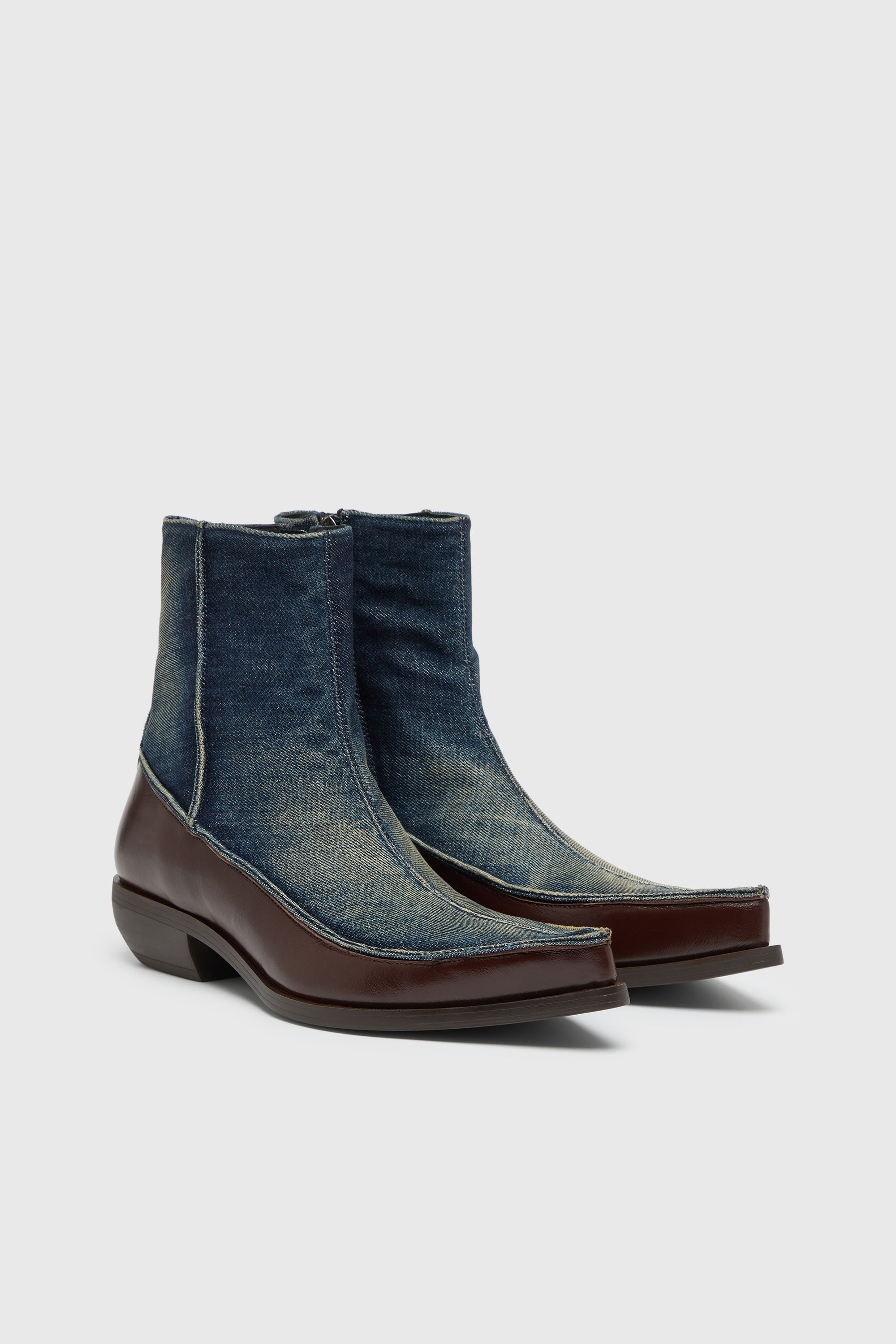 Diesel - D-FRIDO-30-TR, Man's D-Frido-Western ankle boots in leather and denim in null - 2